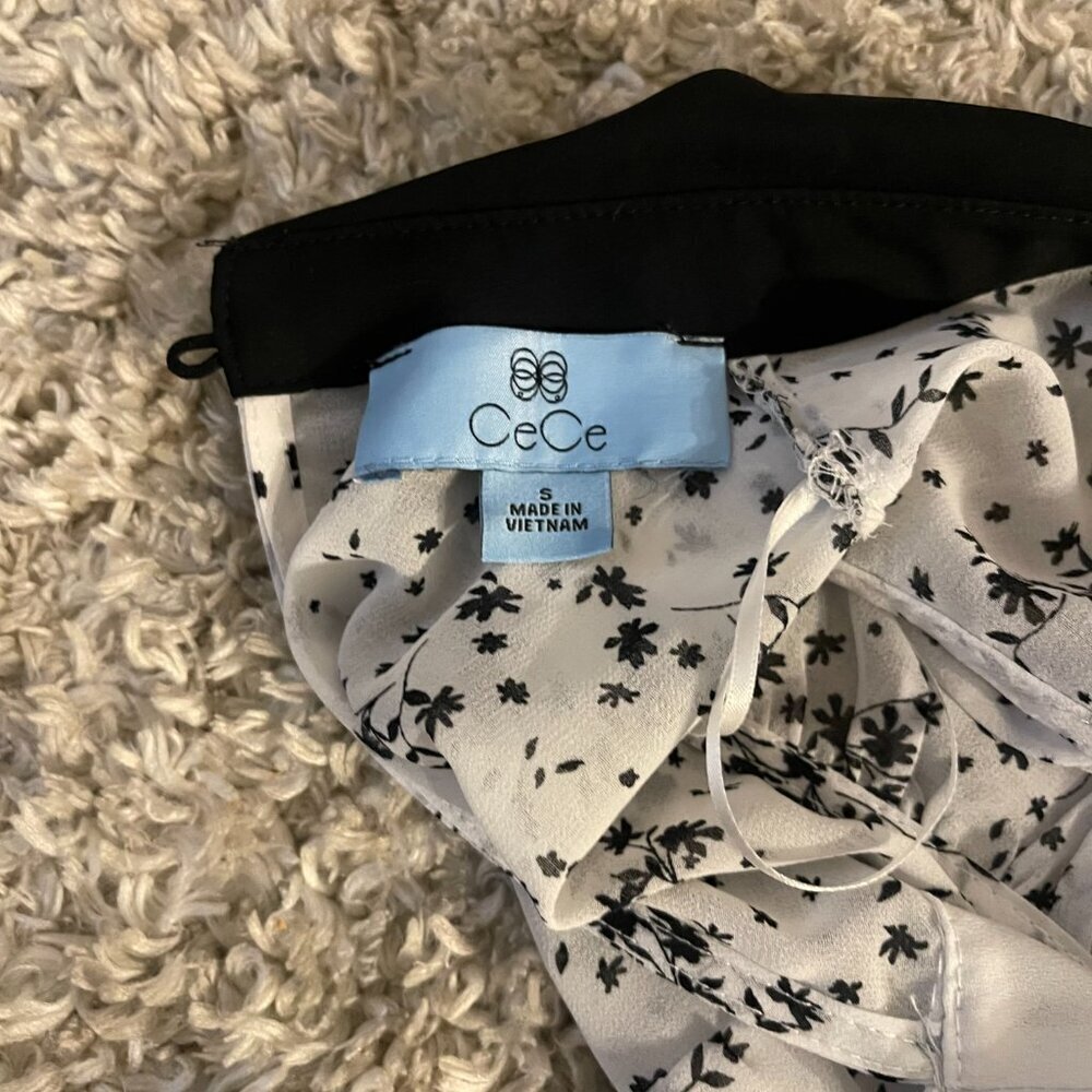 CeCe Black & White Floral Ruffle Collar Sleeveless Blouse S NWOT - Picture 6 of 8